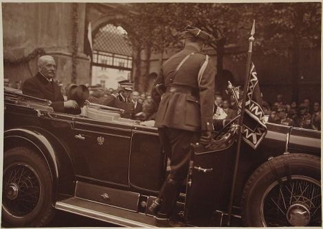 Prezydent Ignacy Mościcki odjeżdża z Uniwersytetu. Wilno, październik 1929 r.